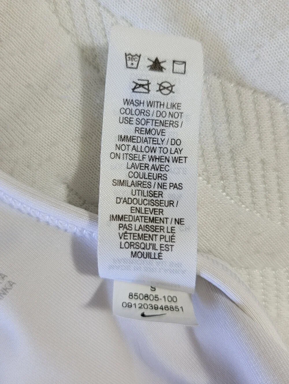 Nike Dri-Fit Sports Bra Small Logo White Racerback womens lightly lined wireless